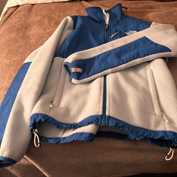 The Northface Fleece Jacket - Picture 4 of 5
